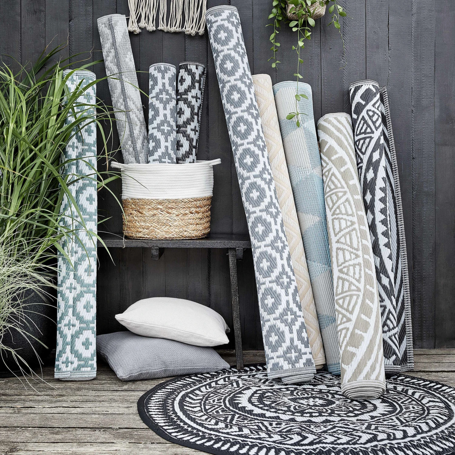 In- & Outdoor-Teppich Circles L 180 X B 118cm COLOUR CLASH In Schwarz-Weiß 6 In- & Outdoor-Teppich Circles L 180 X B 118cm COLOUR CLASH In Schwarz-Weiß – Bild 6