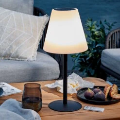 Butlers -Butlers butlers outdoor solar tischleuchte mit farbwechsel light up in schwarz weiss 1